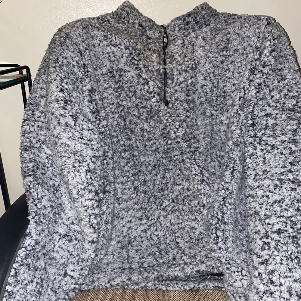 Black and White Pullover Sherpa